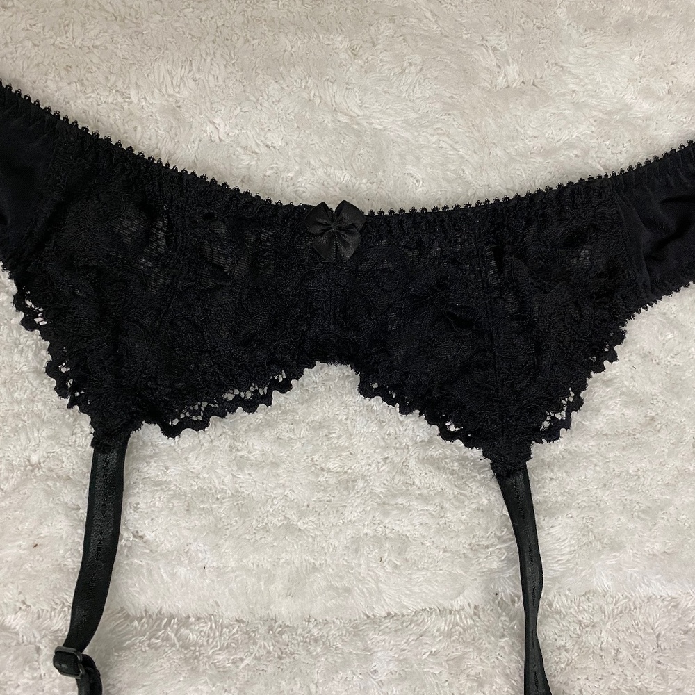 Black Garter